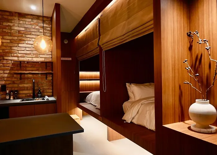 Boutique Frge 60sqm, 4pax, Ddp, Local Markets