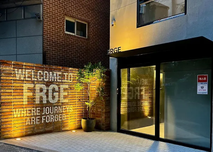 Boutique Frge 60sqm, 4pax, Ddp, Local Markets